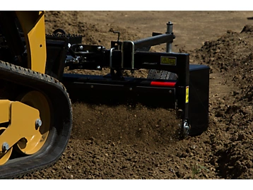 Cat PR121 hydraulic angle system for controlled material placement